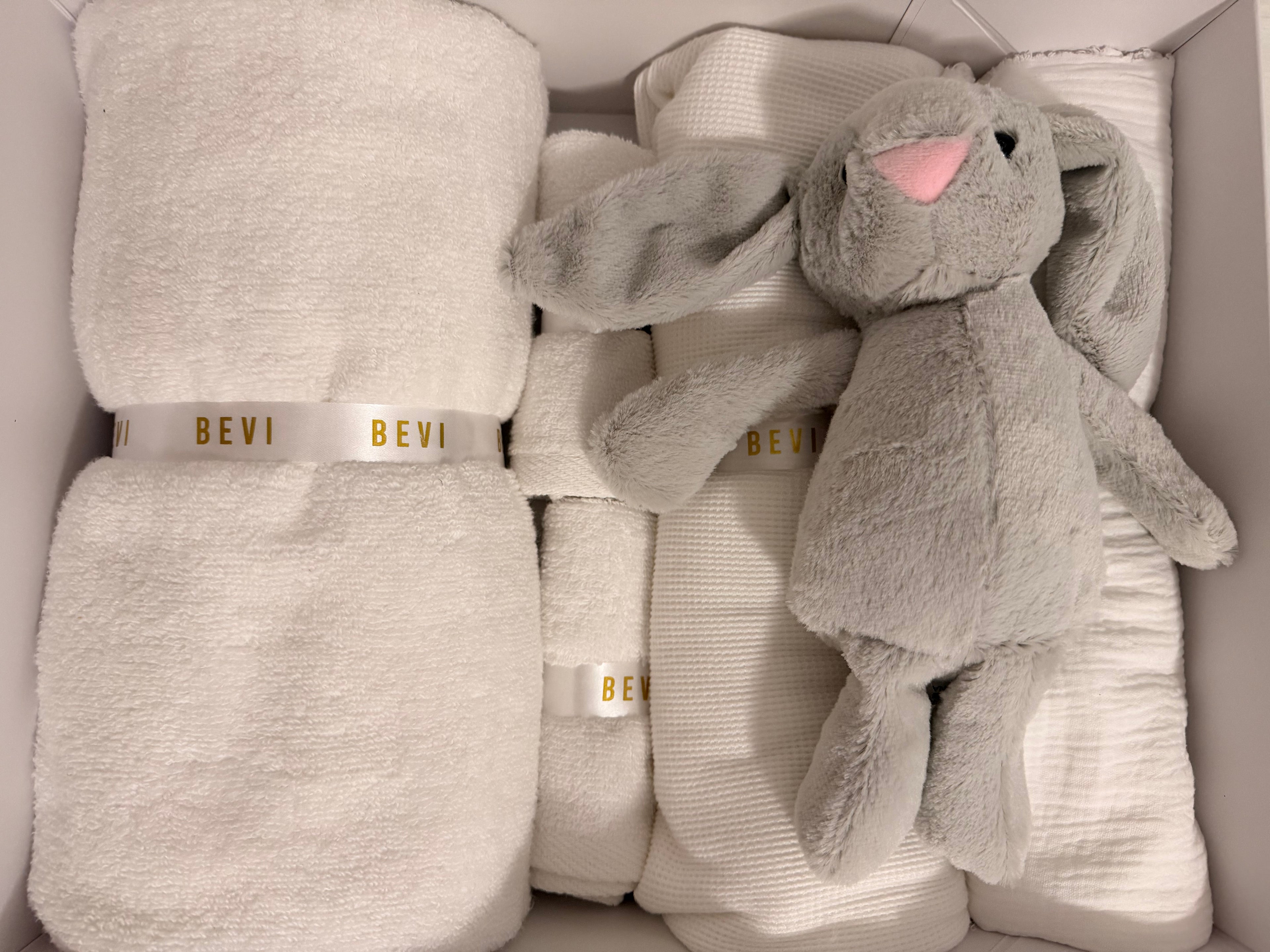 THE LUXURY SNUGGLE BOX