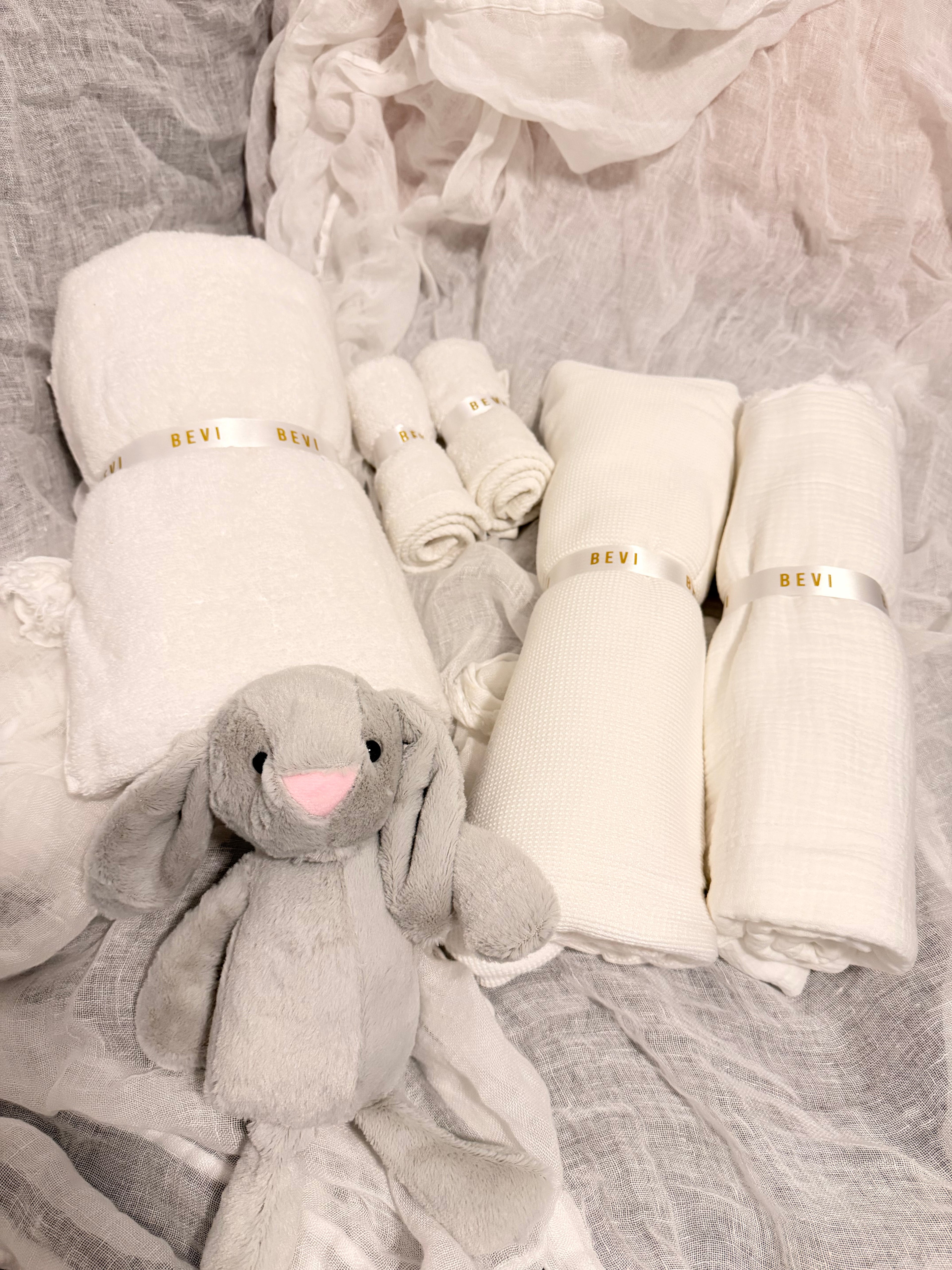 THE LUXURY SNUGGLE BOX